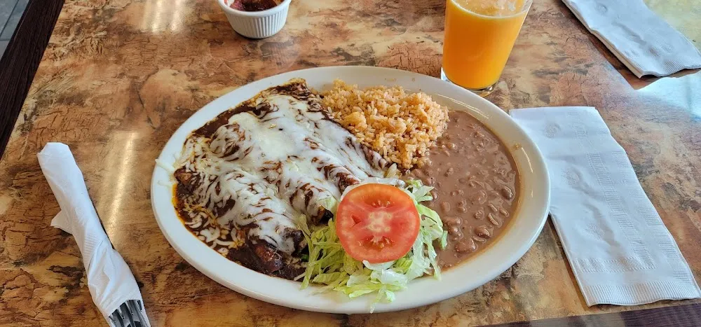 Pollo Enchiladas De Mole Pablano